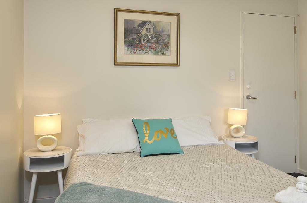 Riccarton Loft - Christchurch Holiday Homes Room photo